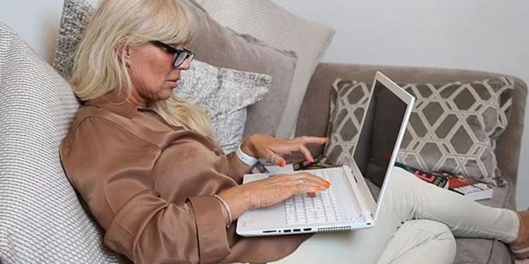 39 yaşına kadar okuma yazma bilmeyen kadın, 53 yaşında en çok satan 27 kitap yazdı