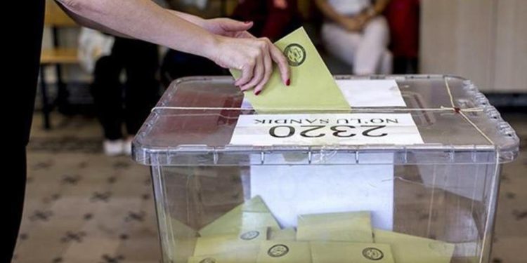 6 isim cumhurbaşkanı adaylığı için YSK’ya başvurdu! 100 bin imza toplayacaklar