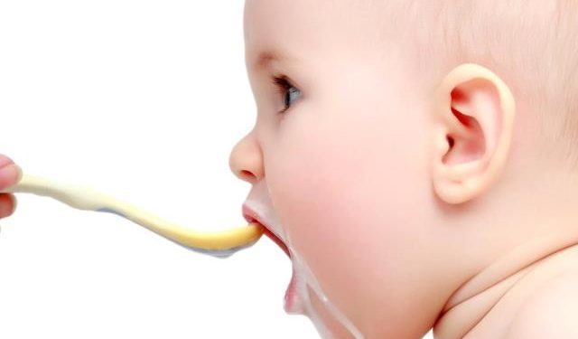 Bebeğinizin Yemeği Reddetmesinin Arkasındaki Şaşırtışı Sebep