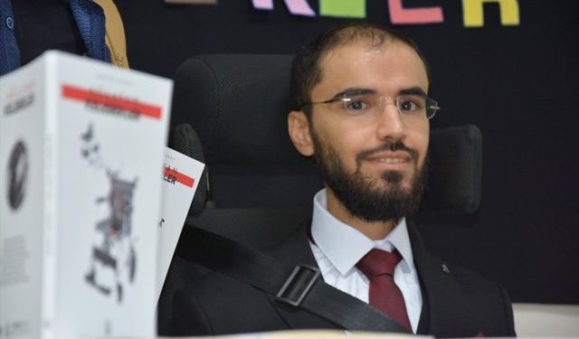 Ben Yüreğimi Yazıyorum, Herkes Şiir Sanıyor”