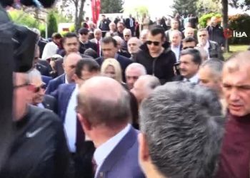 Binali Yıldırım ile Ekrem İmamoğlu Tokalaştı