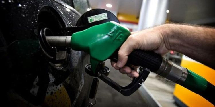 Bu gece yarısından itibaren motorine 81 kuruş zam gelmesi bekleniyor