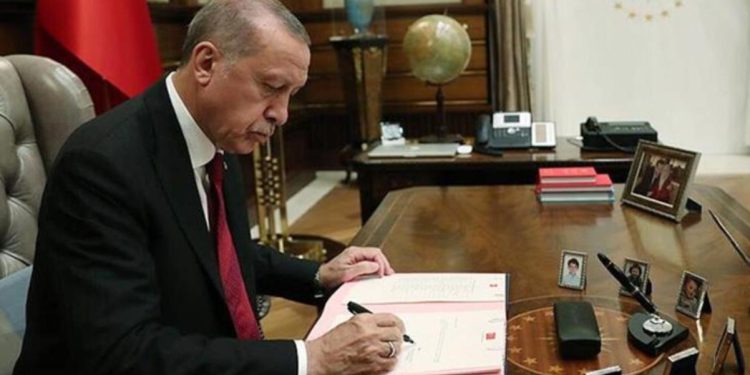 Cumhurbaşkanı Erdoğan imzaladı! Depremzedelerin elektrik ve doğal gaz borçları silindi