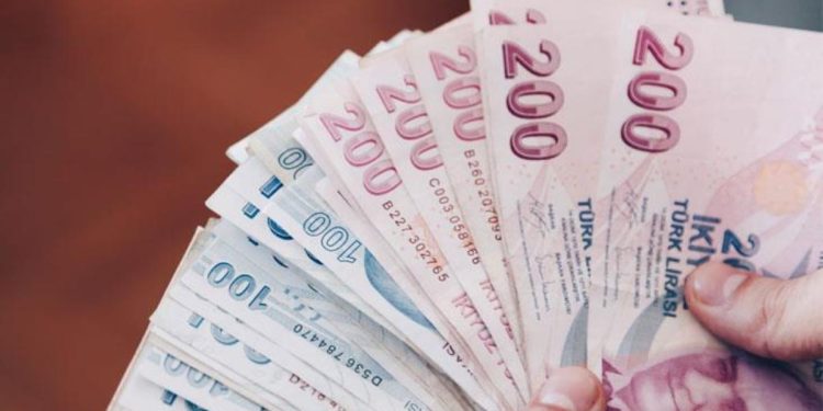 Emekli maaşı arttı, gözler bayram ikramiyesinde! İşte masadaki formüle göre yapılacak zam