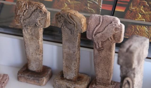 Göbeklitepe’den İlham Aldığı Minyatür Taşları Dünyaya Pazarlıyor