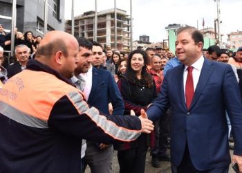 İkinci Döneme Alkışlarla Başlangıç