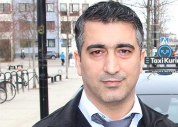 Kredi Kartını Müşterisine Veren Türk Taksici, İsveç’te Kahraman Oldu