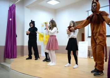 Lise Öğrencileri Köylerdeki Çocuklar İçin “Tiyatro Turnesine” Çıkıyor