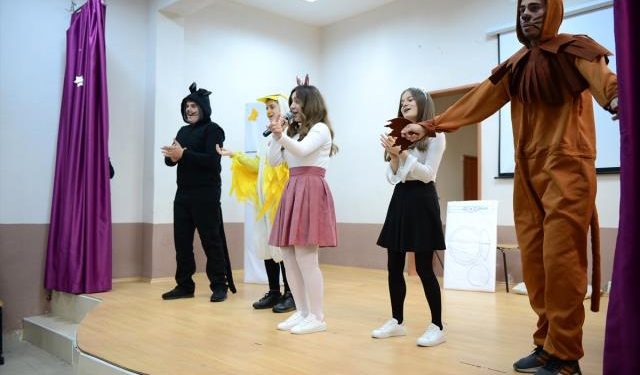 Lise Öğrencileri Köylerdeki Çocuklar İçin “Tiyatro Turnesine” Çıkıyor