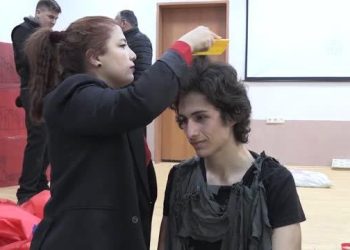 Lise Öğrencileri Köylerdeki Çocuklar İçin “Tiyatro Turnesine” Çıkıyor