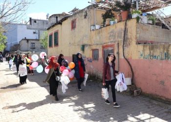 Minikler Hayallerindeki Kıyafetlere Kavuştu