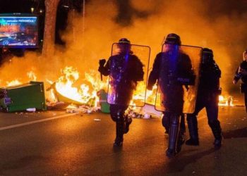 Paris Belediyesi, 243 göstericinin gözaltına alındığı protestolar sonrası kriz masasını topladı