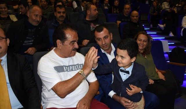 Sanatçı İbrahim Tatlıses’ten, Öğrencilere Destek