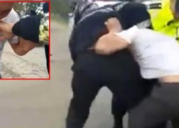 Sarhoş Sürücü, Kendisini Gözaltına Almak İsteyen Polisin Parmağını 9 Dakika Boyunca Isırdı