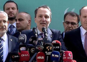 Son Dakika! Yeniden Refah Partisi Genel Başkanı Erbakan: Hiçbir ittifakın içinde yokuz, seçime tek başımıza giriyoruz