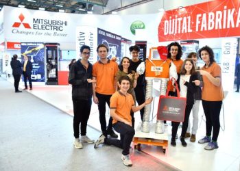 Türkiye’de İlk Kez, Lise Öğrencilerinin Geliştirdiği İnsansı Robot “RoboTink” Ziyaretçilerle Buluşacak