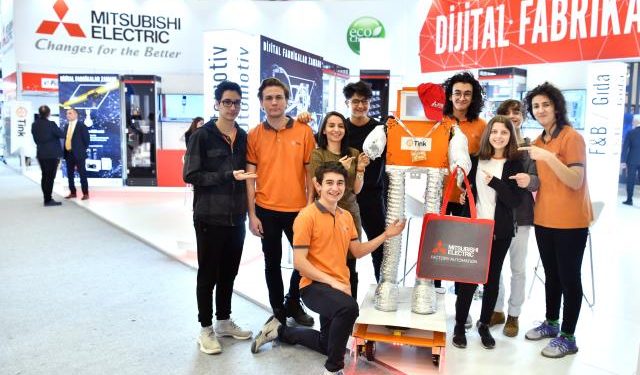 Türkiye’de İlk Kez, Lise Öğrencilerinin Geliştirdiği İnsansı Robot “RoboTink” Ziyaretçilerle Buluşacak