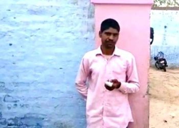 Yanlış Partiye Oy Verdiği İçin Boyalı Parmağını Kesip Attı