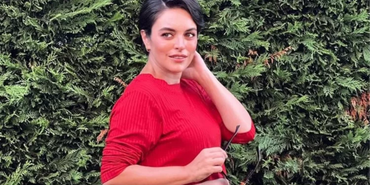 Anne olmak için gün sayıyor! İşte 7 aylık hamile Ezgi Mola’nın son hali