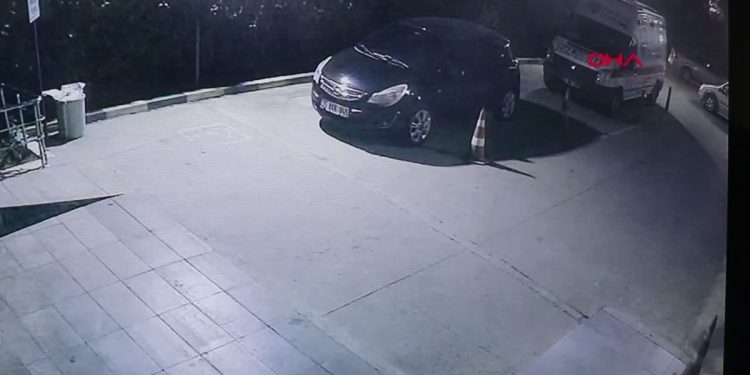 Gaziantep’te Acil Servis Doktoru Hasta Yakınları Tarafından Dövüldü