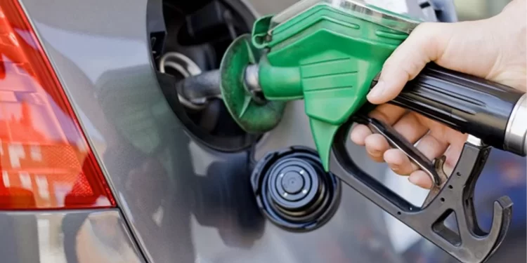 Gece yarısı akaryakıta zam! Motorinin litre fiyatı 1 lira 7 kuruş arttı