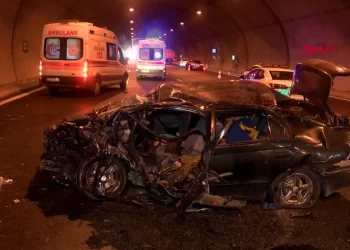 Sultangazi Cebeci Tüneli’nde Kaza: Sürücü Ağır Yaralandı