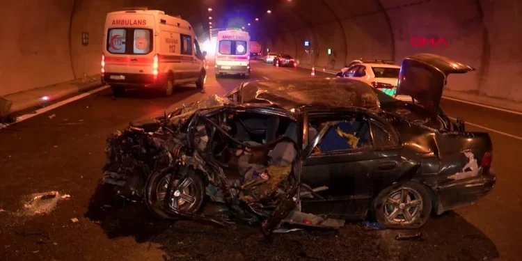 Sultangazi Cebeci Tüneli’nde Kaza: Sürücü Ağır Yaralandı
