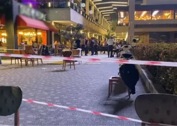 AVM’de çıkan tartışmada 3 kişi vuruldu