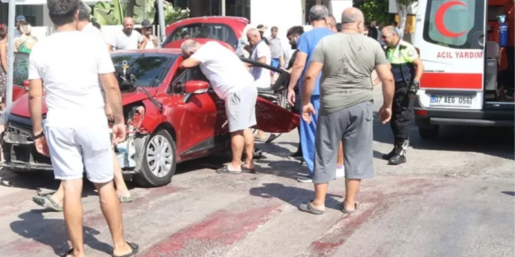 Trafik kazasında ağır yaralanmıştı! Antalyasporlu Naldo’nun günlerdir yoğun bakımda olan oğlunun durumu iyiye gidiyor