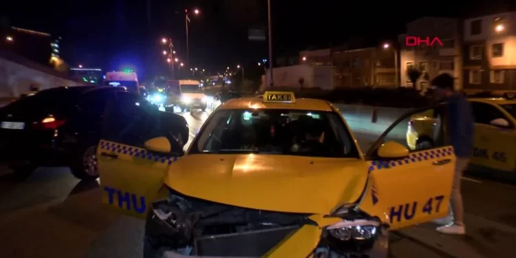 Bayrampaşa’da alkollü sürücü kaza yaptı: 4 yaralı