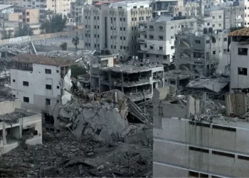 İsrail savaş uçakları Gazze’deki mahalleleri moloz yığınına çevirdi