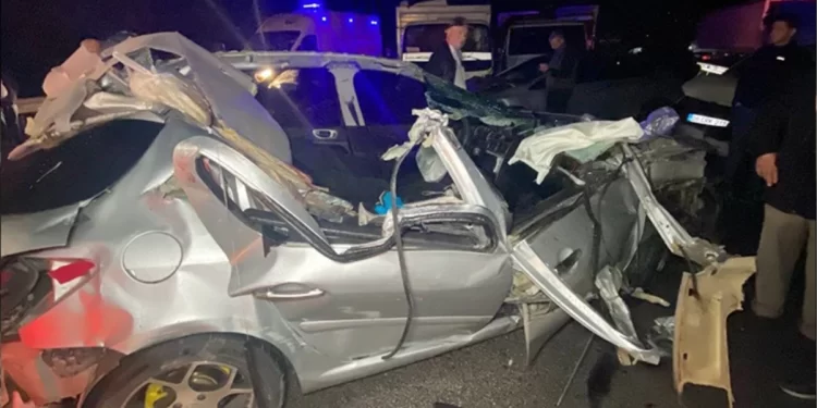 Tankerden dökülen mazot, 26 aracı birbirine kattı: 13 yaralı