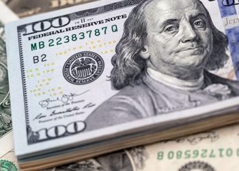 Yükselişini sürdüren dolar 28 liraya koşuyor